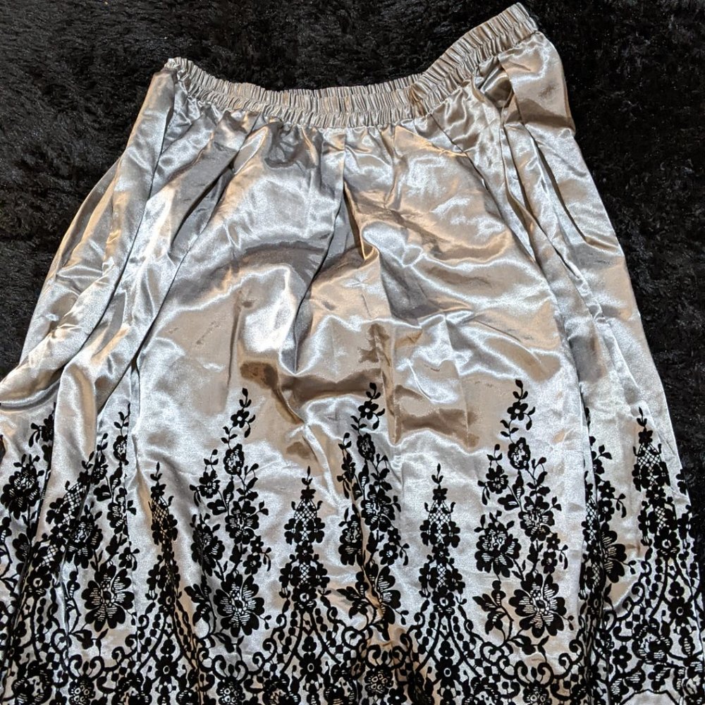 AVENUE -  Silver Silky Skirt with Velvety Lace Design (Size 18/20)